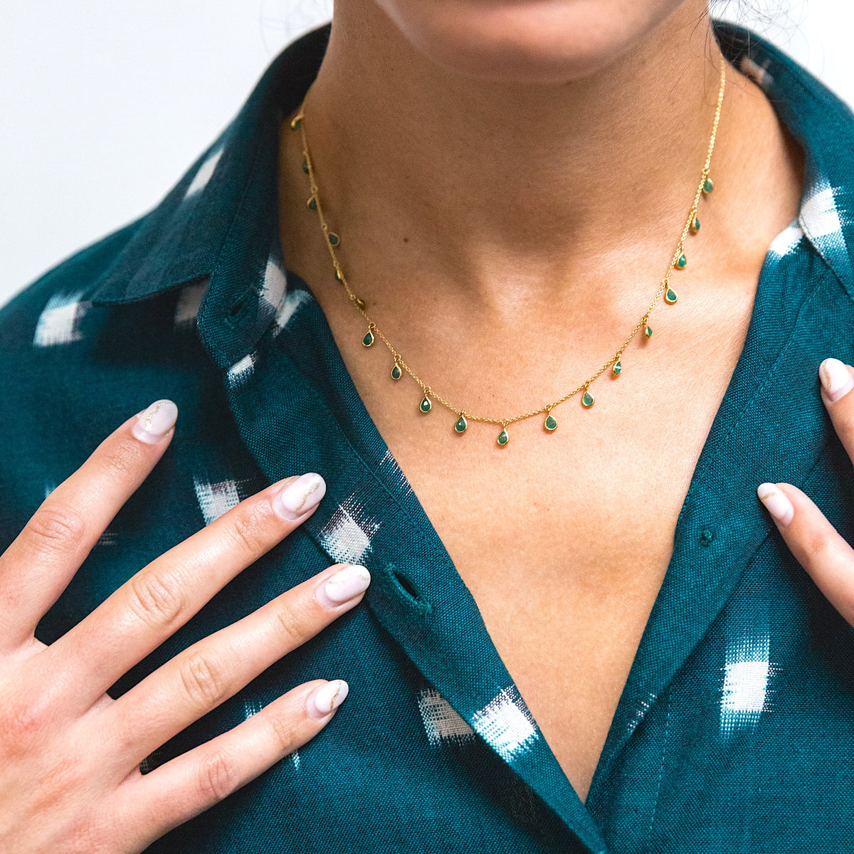 123J- 18kt Gold Necklace w Emeralds