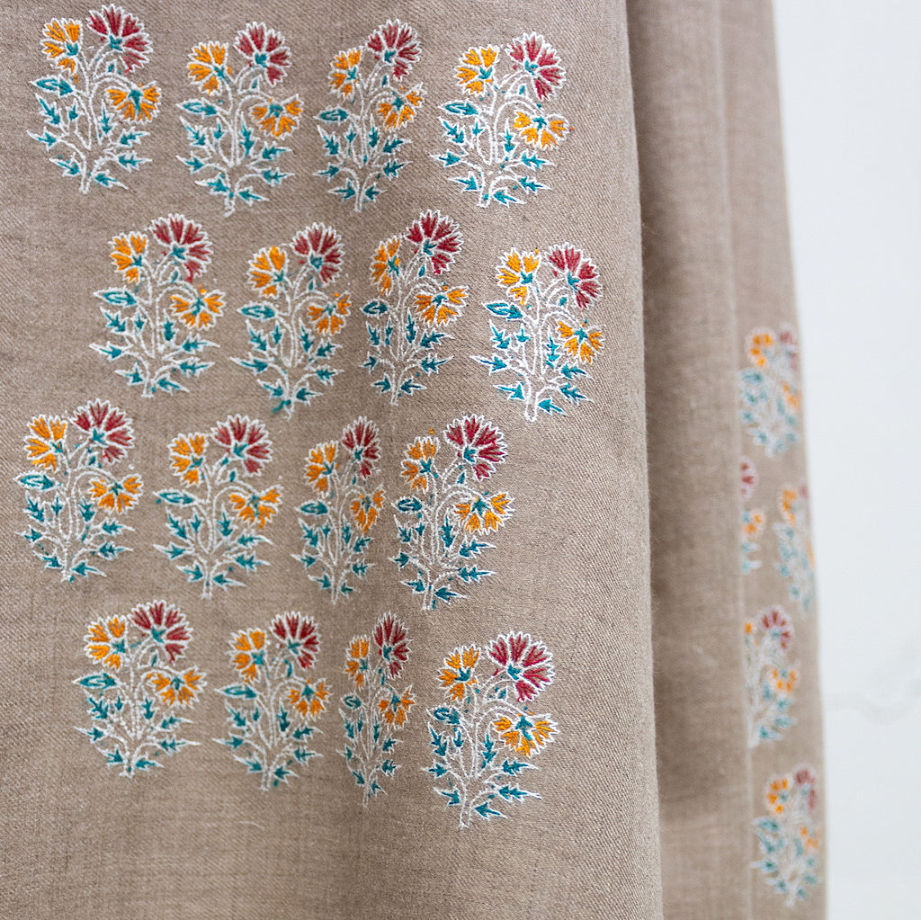 23KL8 hand embroidered cashmere stole