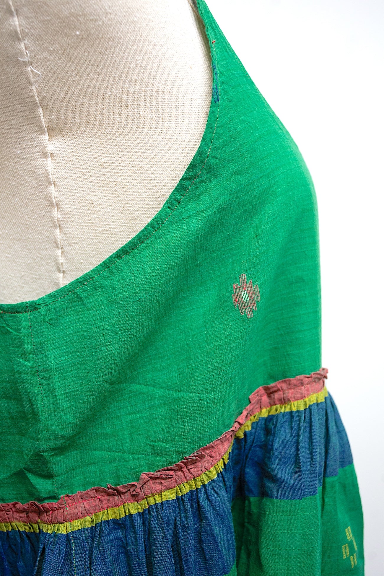 23i26 - cotton jamdani dress