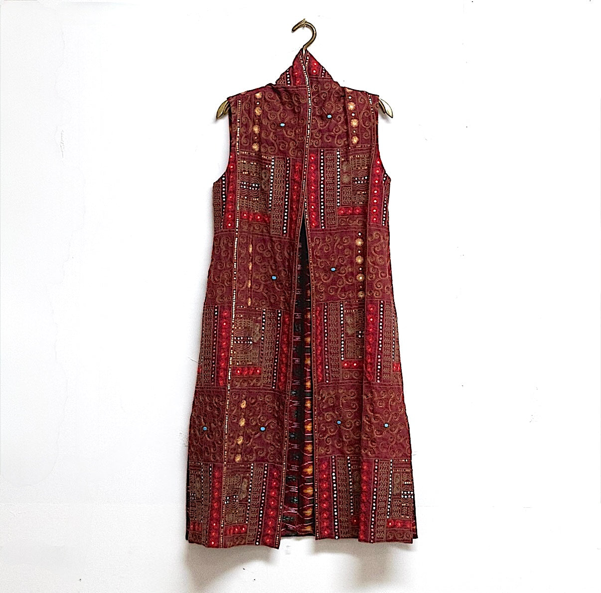 05.26.502- Embroidered Long Duster